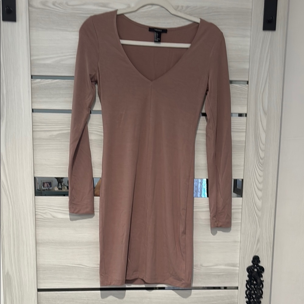 Elegant Long Sleeve Dress in Mauve